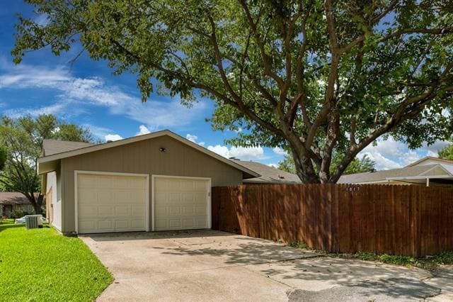 Building Photo - 1817 Hemlock Dr