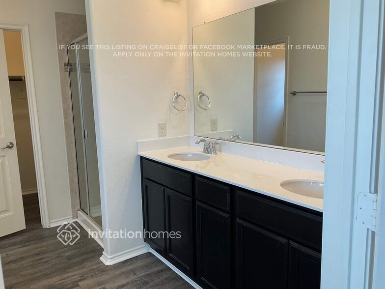 Building Photo - 1336 Red River Dr