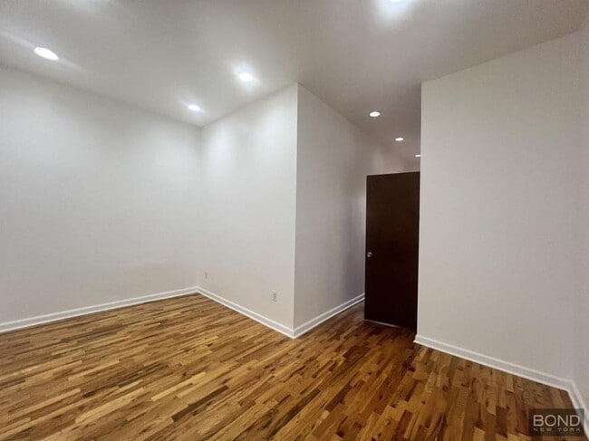 Primary Photo - 2 bedroom in Brooklyn NY 11206