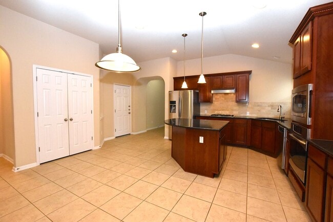 Building Photo - Buda Living Done Right—Space, Flexibility & Location