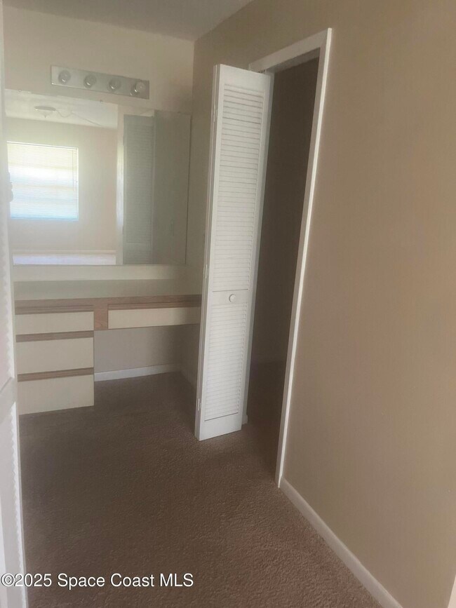 Building Photo - 1534 Amador Ave NW