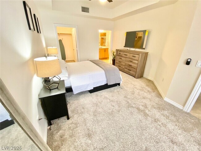 Building Photo - 39 E Agate Ave