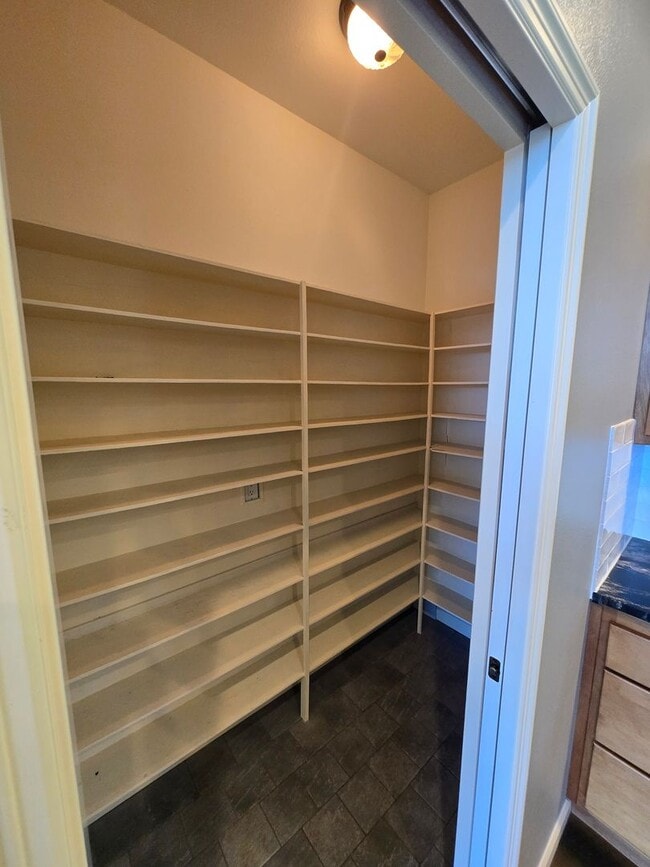 Building Photo - STATUS:AVAILABLE  | R17 | $ 2995
