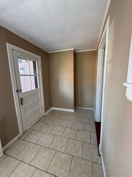 Building Photo - 3238 Mt Pleasant St