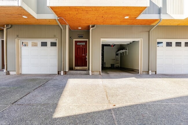 Building Photo - 815 2nd Ave N