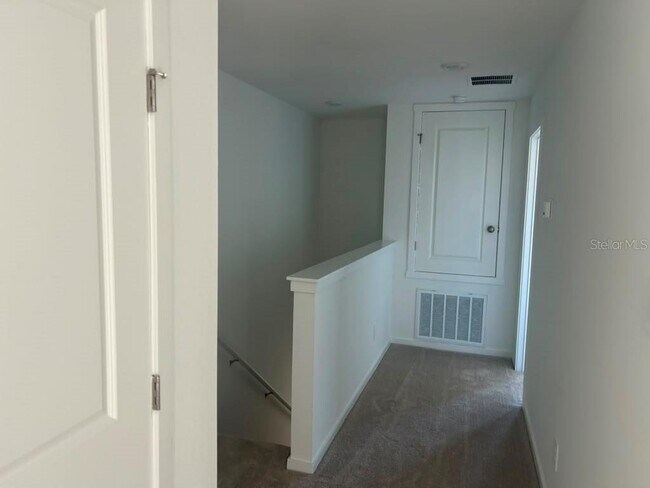 Building Photo - 1554 Plank Pl