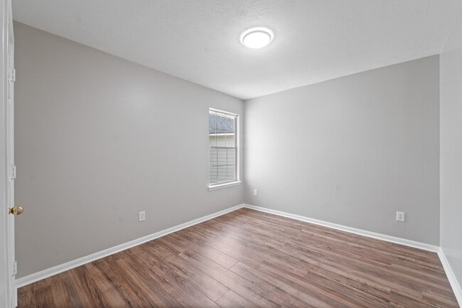 Building Photo - 7103 Biton Dr