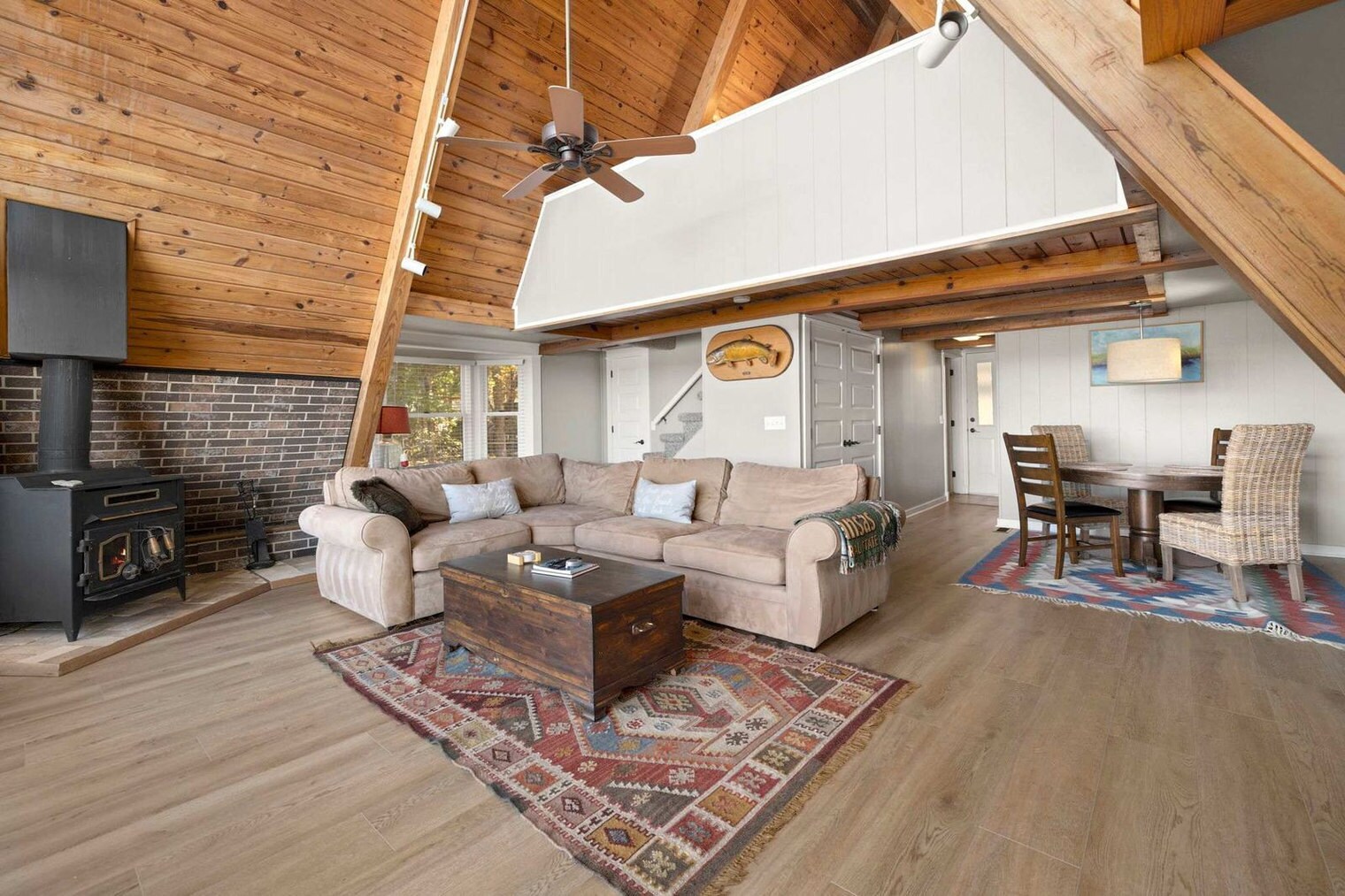 Building Photo - 9063 Mundell Rd