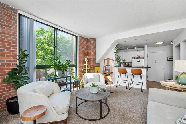 Building Photo - 42 8th St