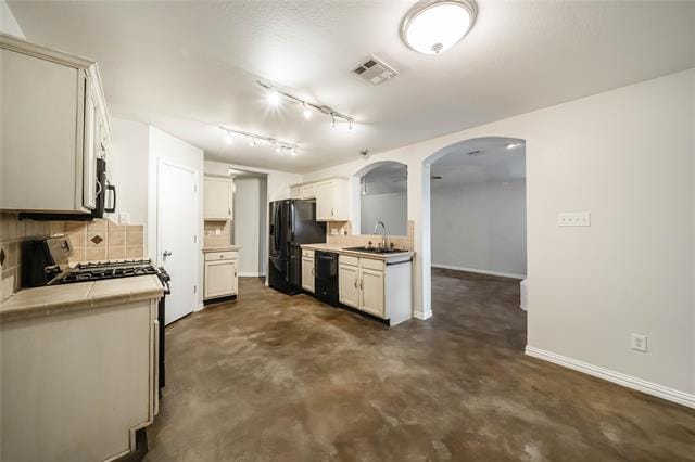 Building Photo - 2211 Lilac Cir