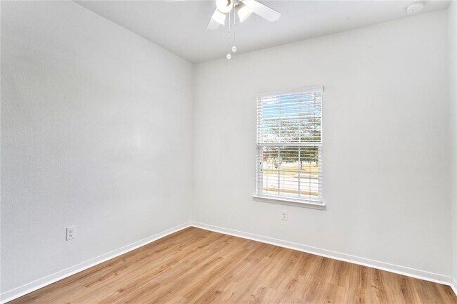 Building Photo - 1407 Brashear Ct