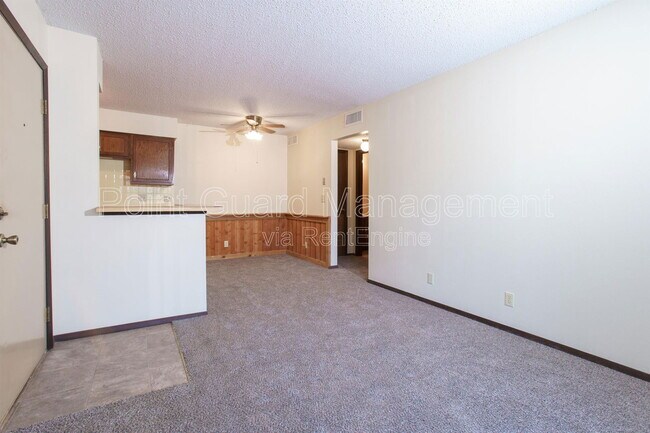 Building Photo - 2802 N Charles Ave
