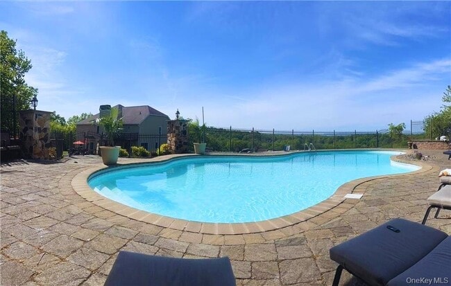 Building Photo - 11 Dorian Way