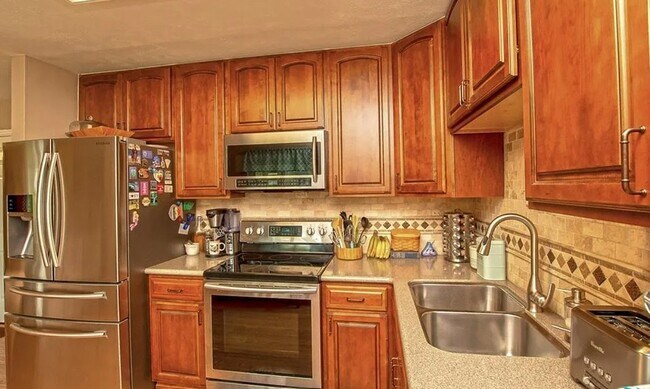 Building Photo - 2640 Bellsburg Dr