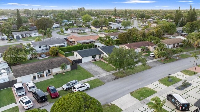 Building Photo - Southwest 74th Street, Miami, FL 33183 - 3 BR 2 BA single-family home