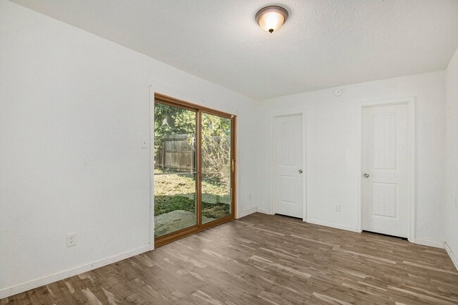 Building Photo - 6000 Calloway Ct