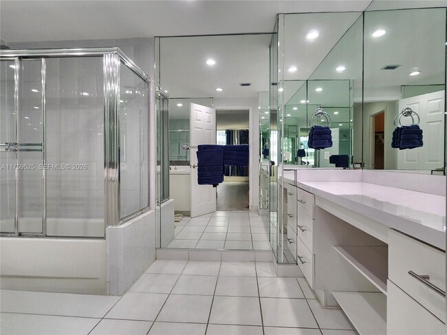 Building Photo - 3505 S Ocean Dr