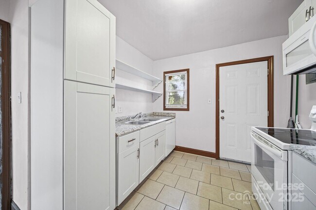 Building Photo - 2621 Druid Hls Wy