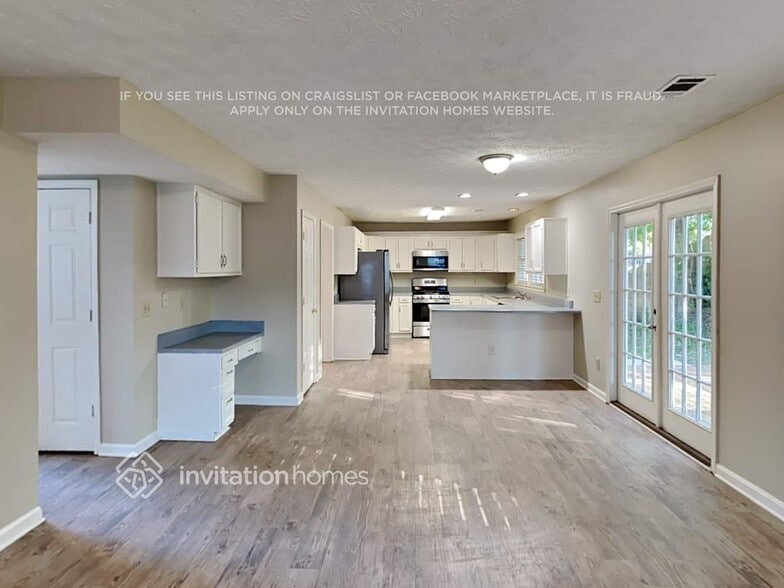 Building Photo - 1960 Wedgewood Dr