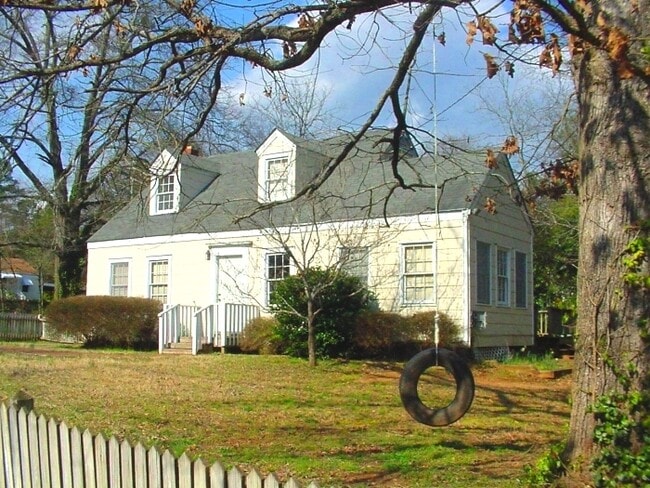 Primary Photo - 3 BR, 2 BA House