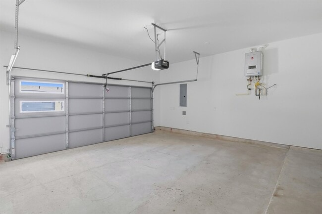 Building Photo - 2927 El Fenice Ln