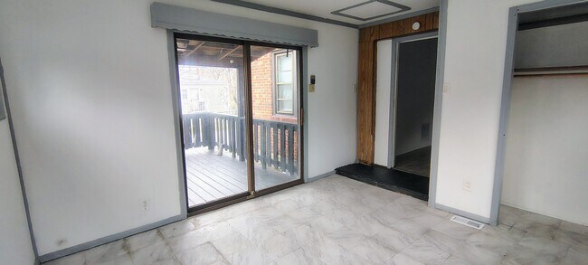 Building Photo - 701 Pemberton Pl