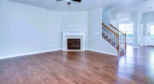 Building Photo - 3015 Carrick Rd