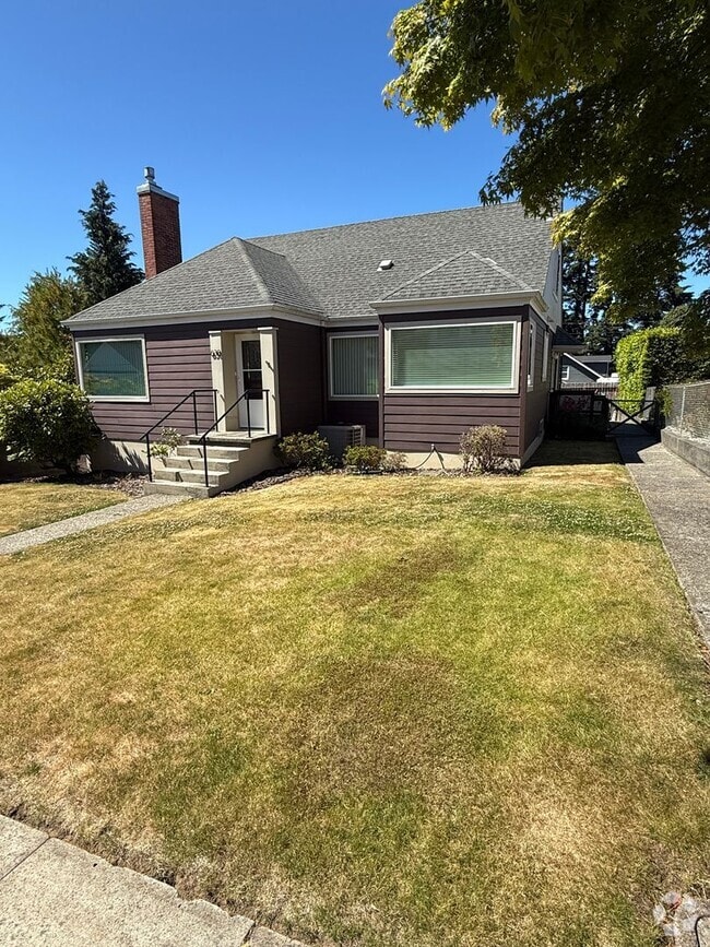 Building Photo - Newly Remodeled 3 Bed/2 Bath in North Bend