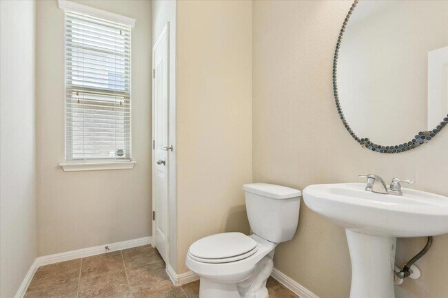 Building Photo - 1013 Fred Couples Ct