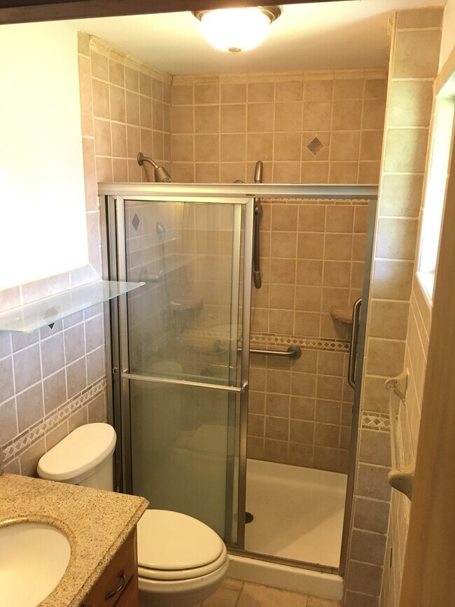 Building Photo - 2123 Dorwood Dr