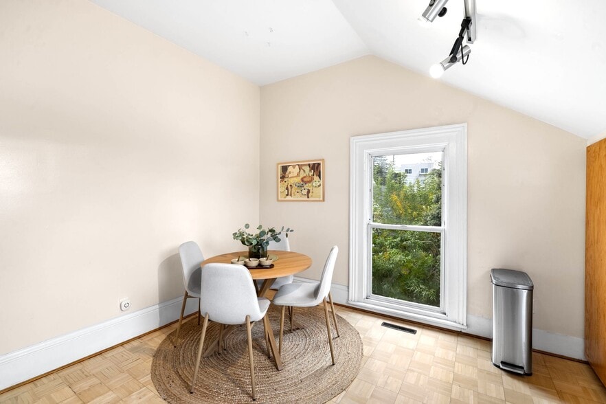 Building Photo - 235 Mississippi St