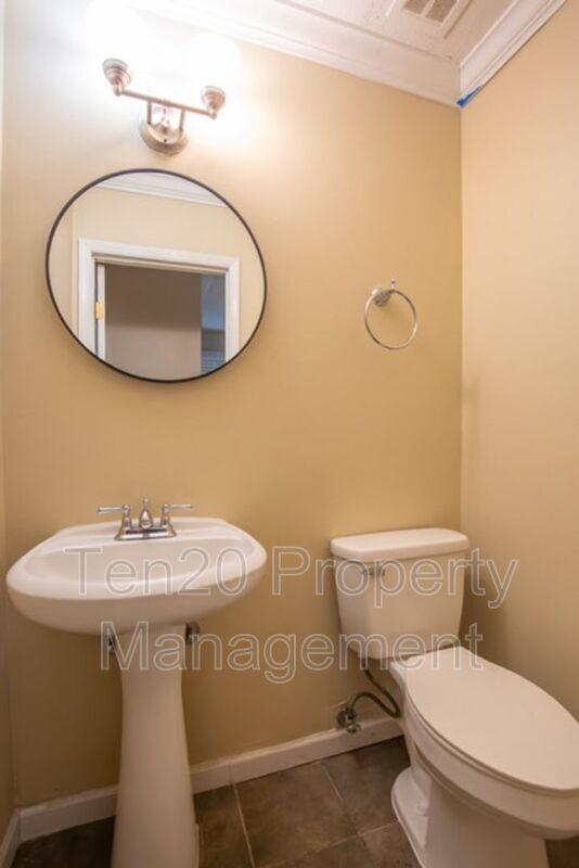 Building Photo - 2813 Edgewood Rd