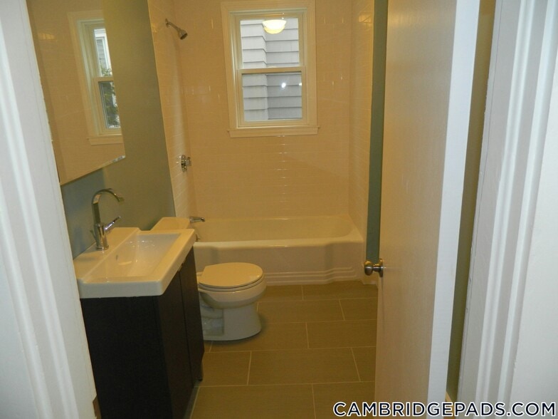 Building Photo - 173 Rindge Ave