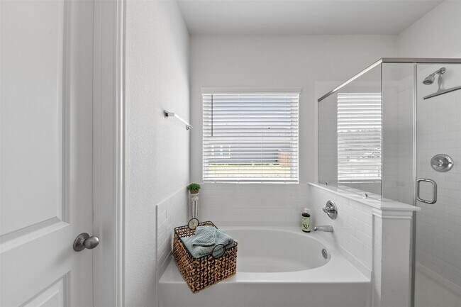 Building Photo - 5872 Strawflower Ln