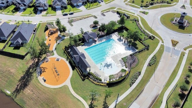 Building Photo - 8034 Royal Palm Dr