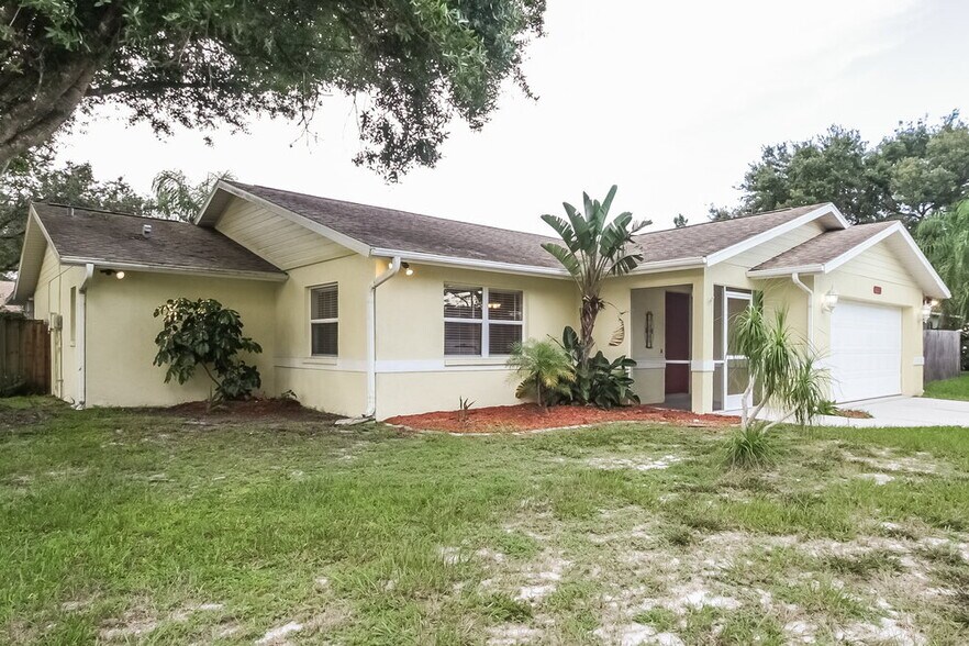 Building Photo - 2550 Briar Oak Cir