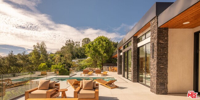 Building Photo - 12752 Mulholland Dr