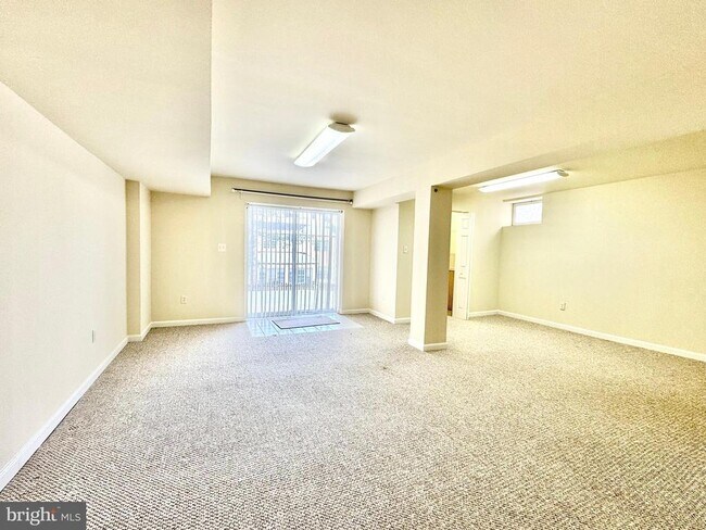 Building Photo - 22006 Stone Pier Ln