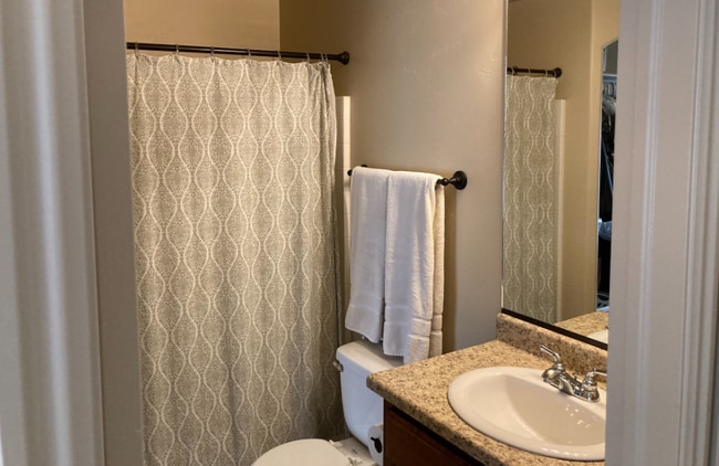 Building Photo - 3419 S River Rd