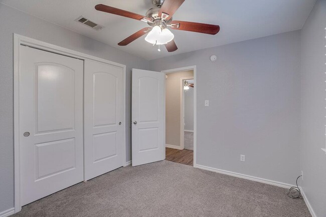 Building Photo - 226 Claris Ln