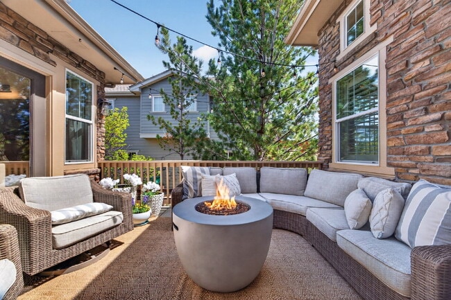Building Photo - "Spacious 5-Bedroom Retreat on South Quantock Way - Perfectly Designed for Comfort and Style!"  A...