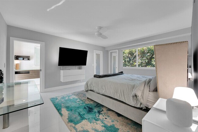 Building Photo - 640 NW 30th St