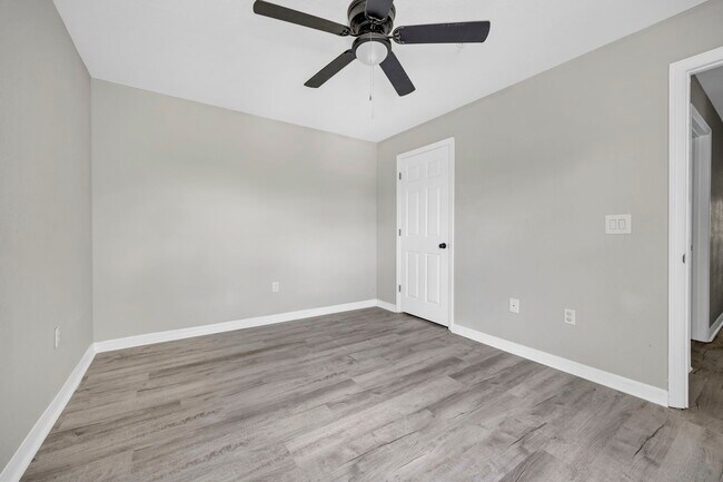 Building Photo - Hallmark at Truesdell Apartments
