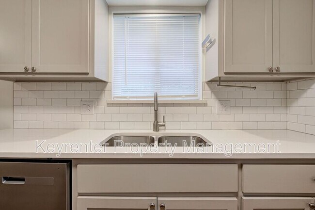Building Photo - 2321 Cedar Brook Dr