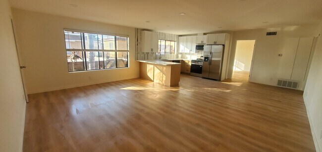 Building Photo - 3867 Huron Ave