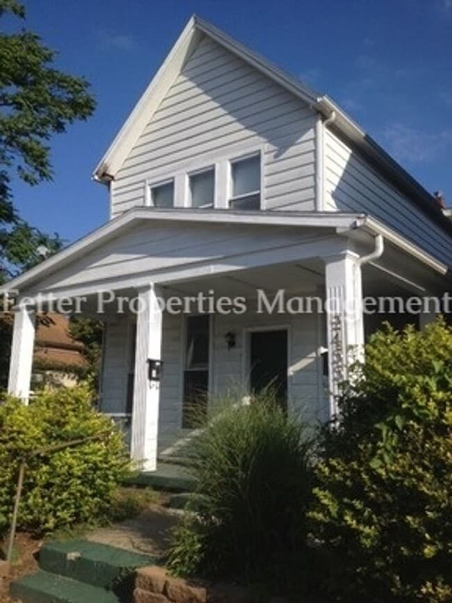 Building Photo - 661