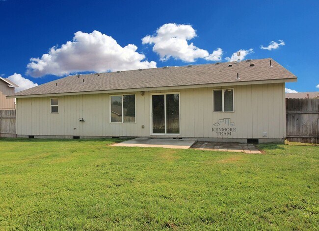 Building Photo - 3 Bedrooms, 2 Bath Home in West Pasco