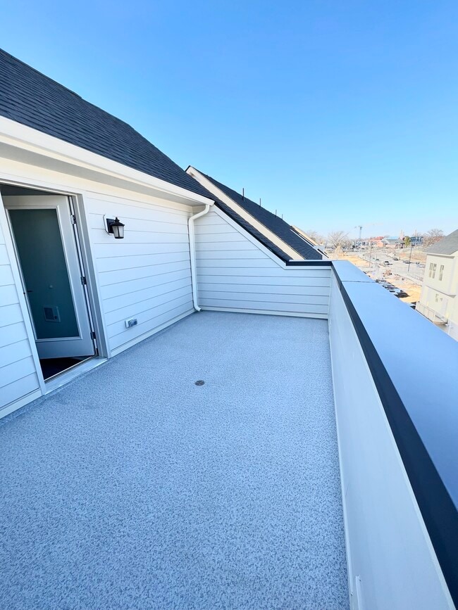 Building Photo - 930 Heights Alley