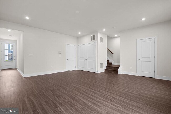 Building Photo - 114 Galaxy Pl