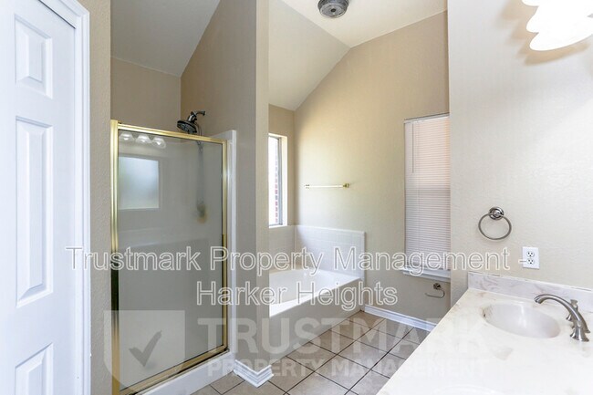 Building Photo - 505 Chickasaw Dr